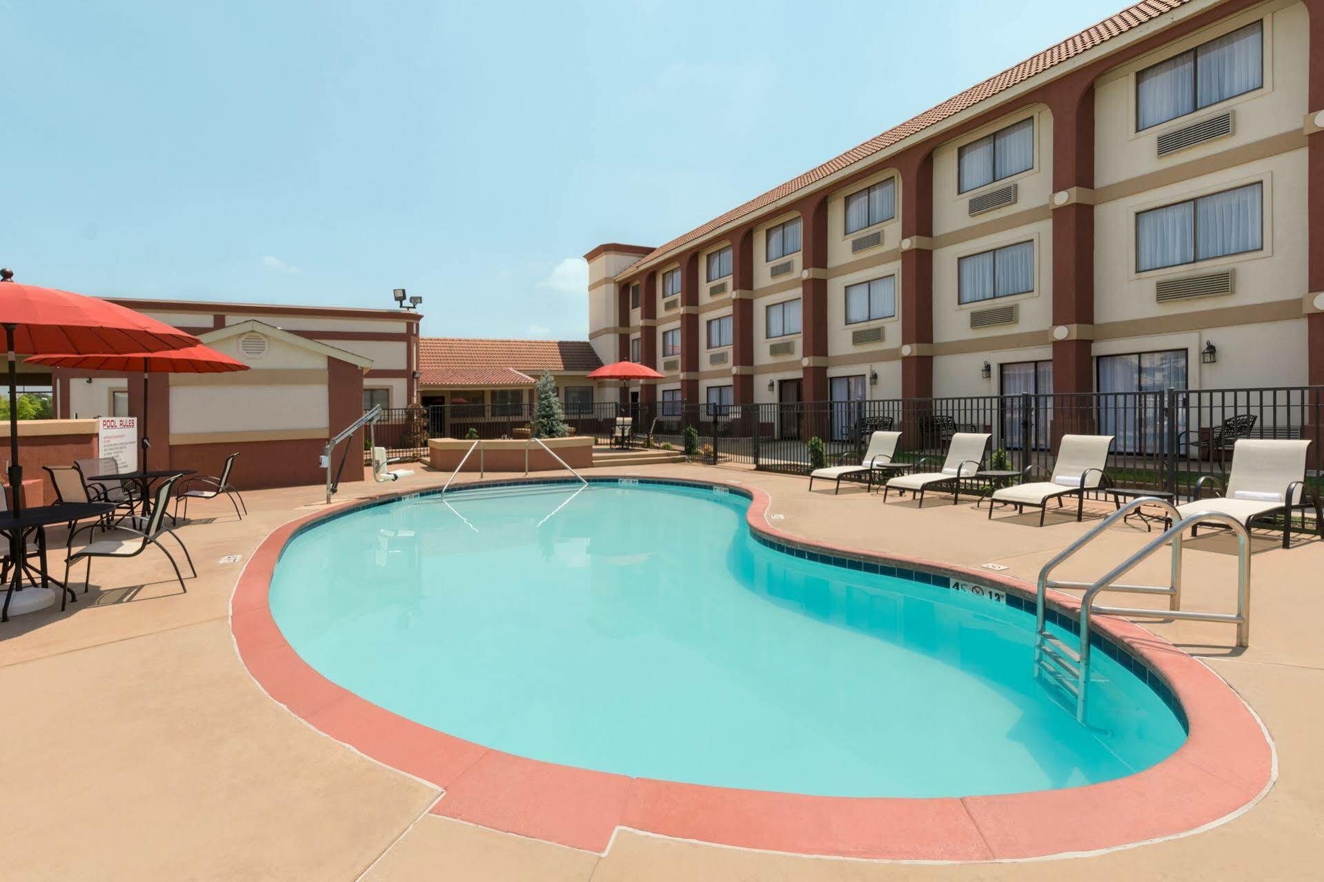 Broadway Inn & Suites Oklahoma City Exterior foto