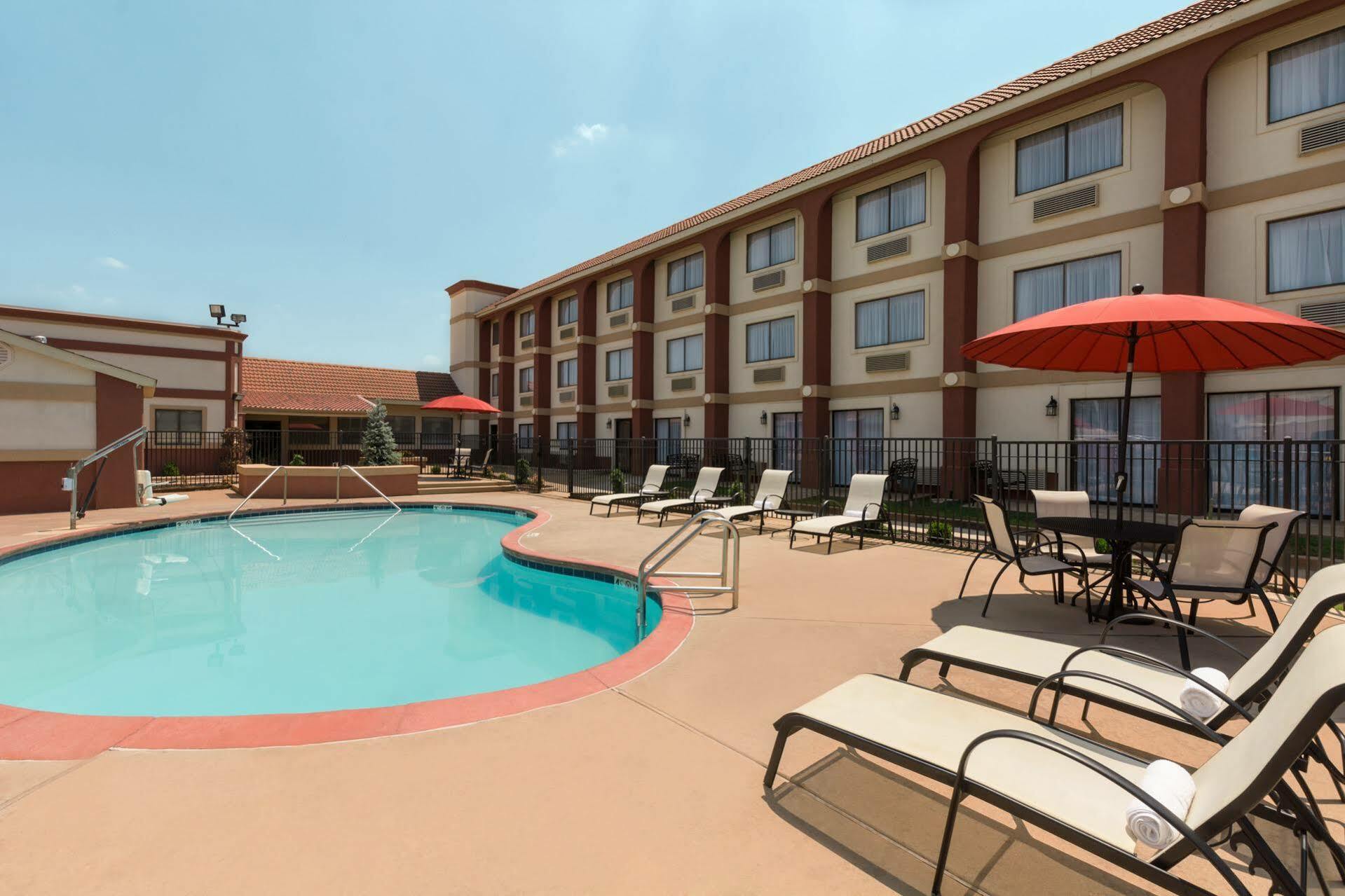 Broadway Inn & Suites Oklahoma City Exterior foto